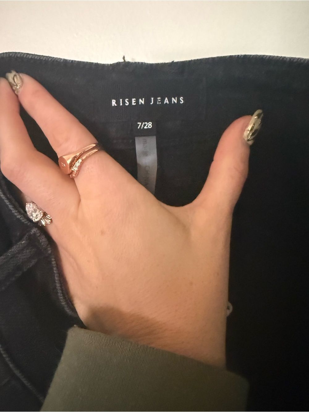 Women’s Risen Black Barrel-Leg Jeans - Picture 3 of 6